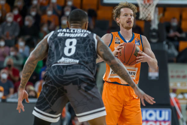 某知名球队 某知名球队