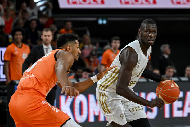 足球的参与 足球的参与